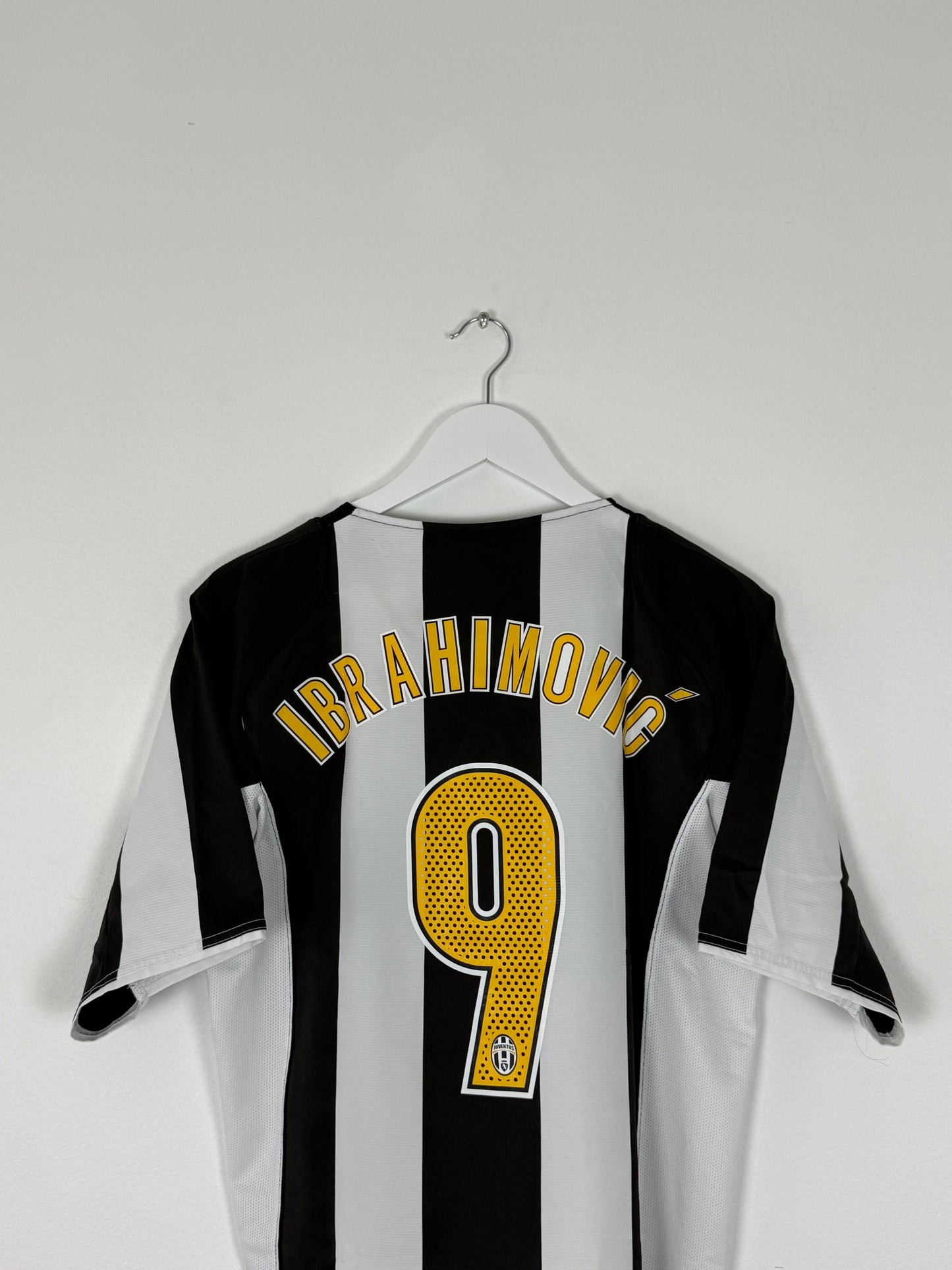 2004/05 Juventus Home #9 Ibrahimovic (M)
