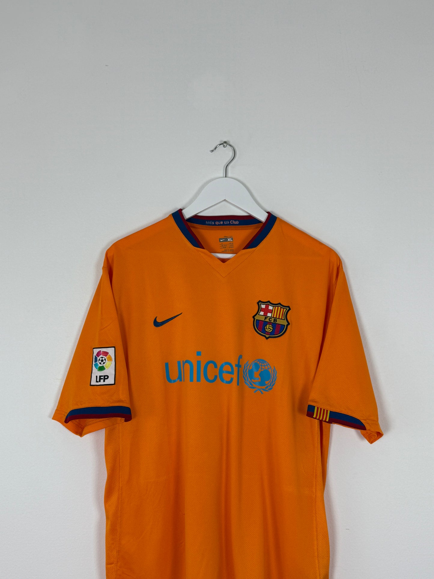 2006/07 FC Barcelona Away #19 Messi (XL)