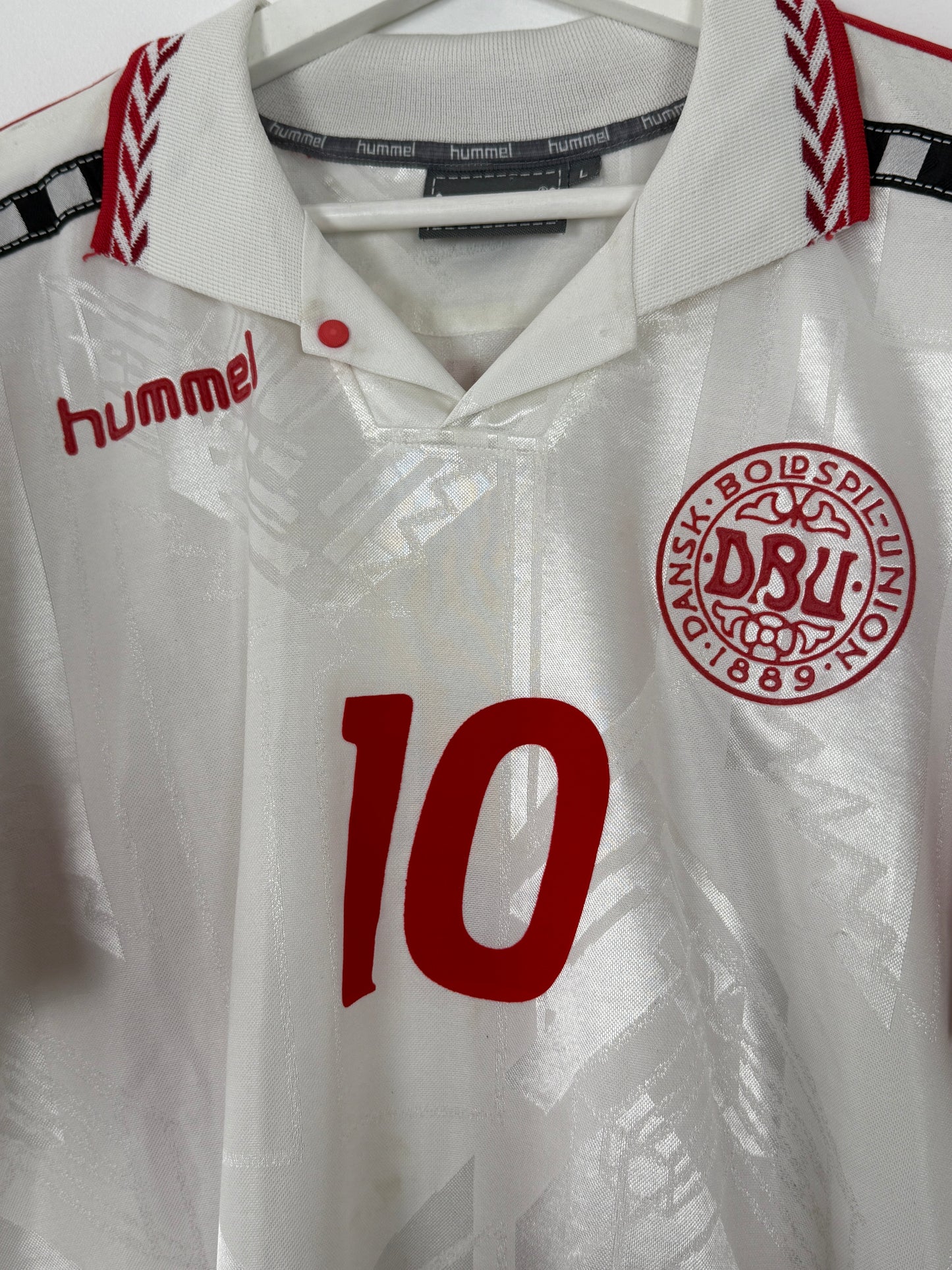 1996 Denmark Away Laudrup #10 (L/XL)