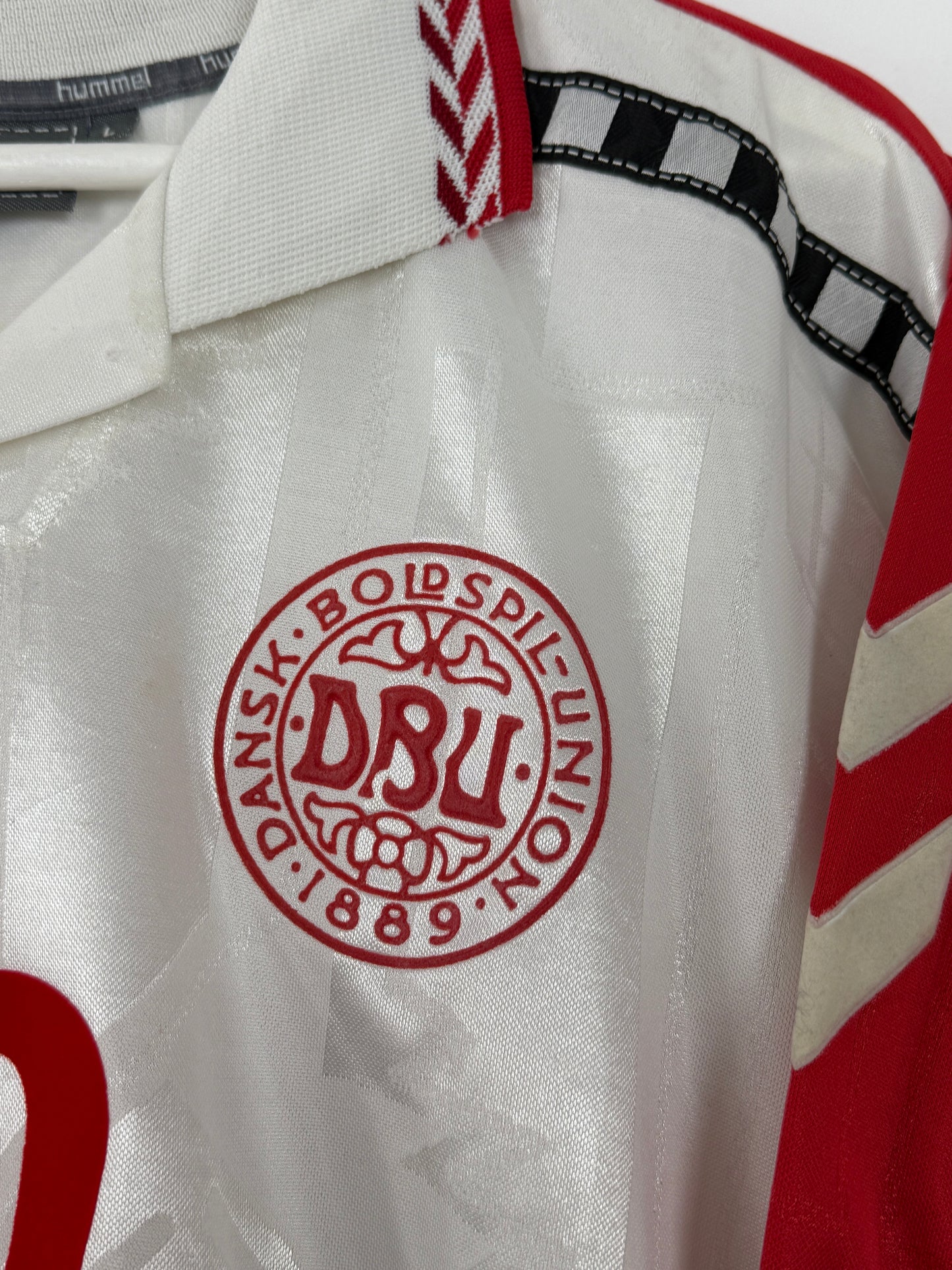 1996 Denmark Away Laudrup #10 (L/XL)
