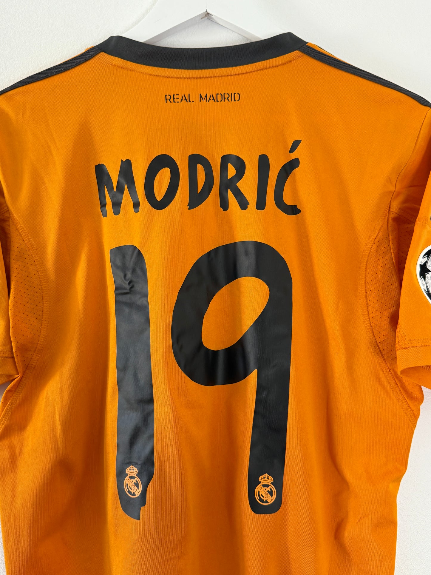 2013/14 Real Madrid Third #19 Modric (S)