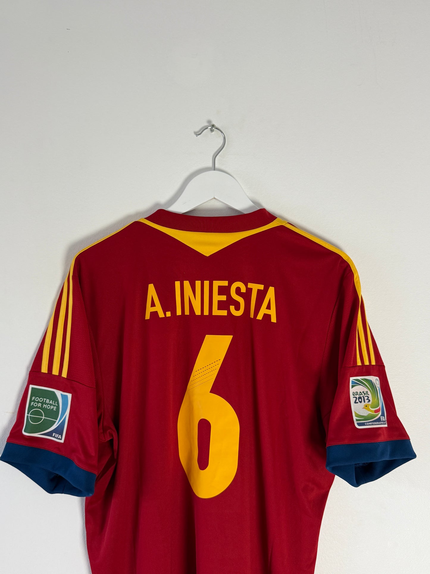 2013 Spain Home #6 Iniesta (XL, BNWT)