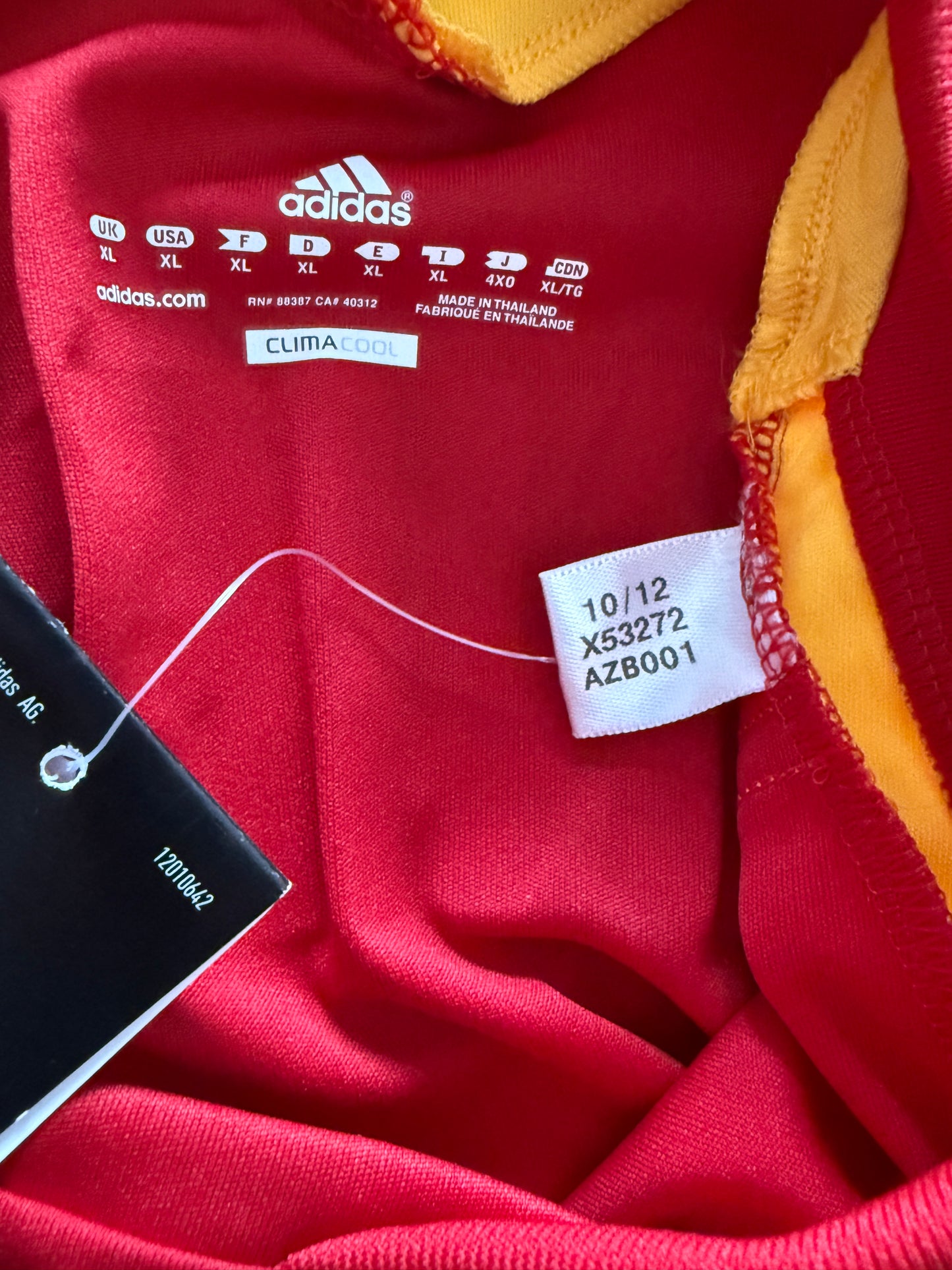 2013 Spain Home #6 Iniesta (XL, BNWT)