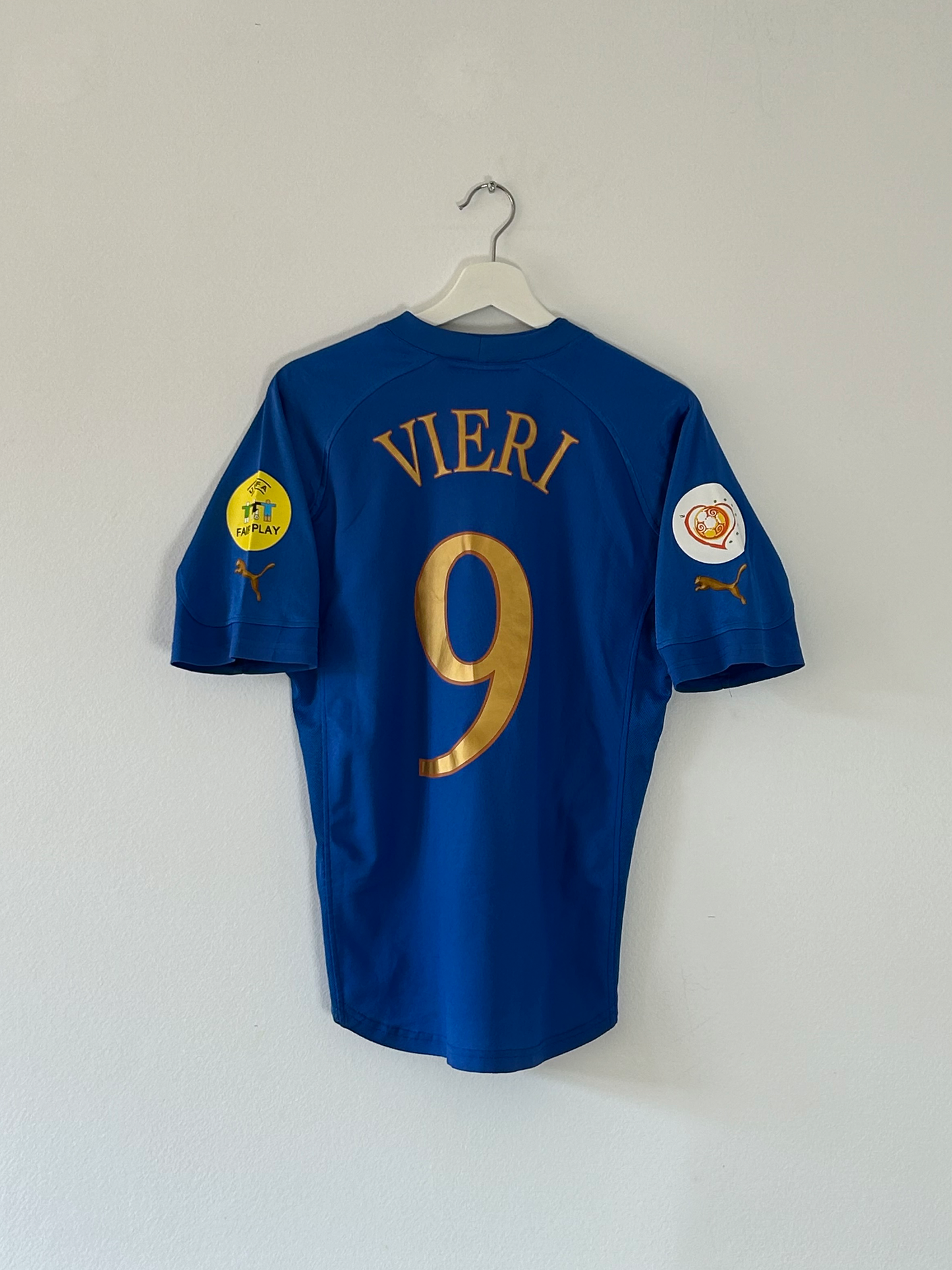 2004 Italy Vieri #32 Home (M)