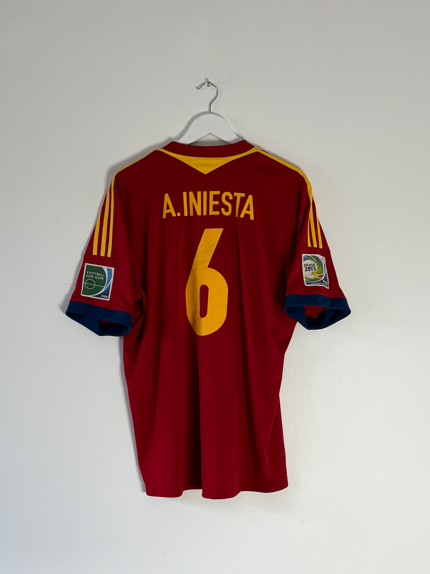 2013 Spain Home #6 Iniesta (XL, BNWT)