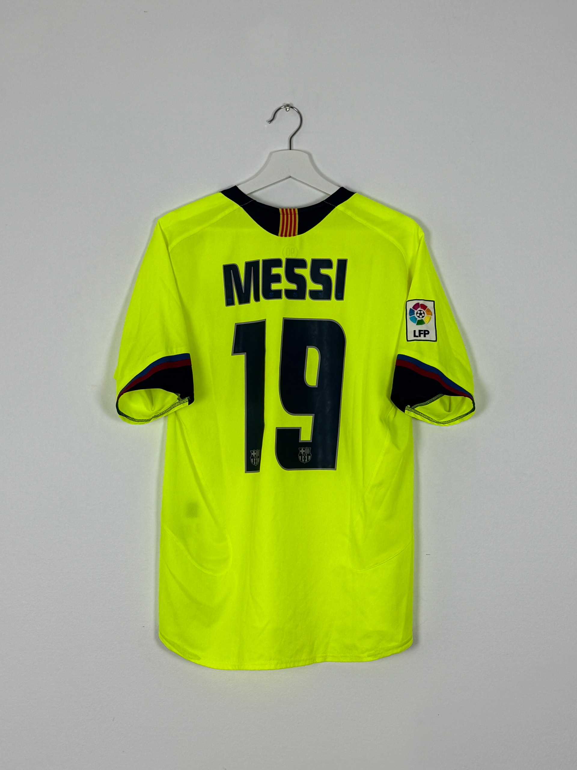 2005/06 FC Barcelona Away Messi #19 (M) – Football Curated