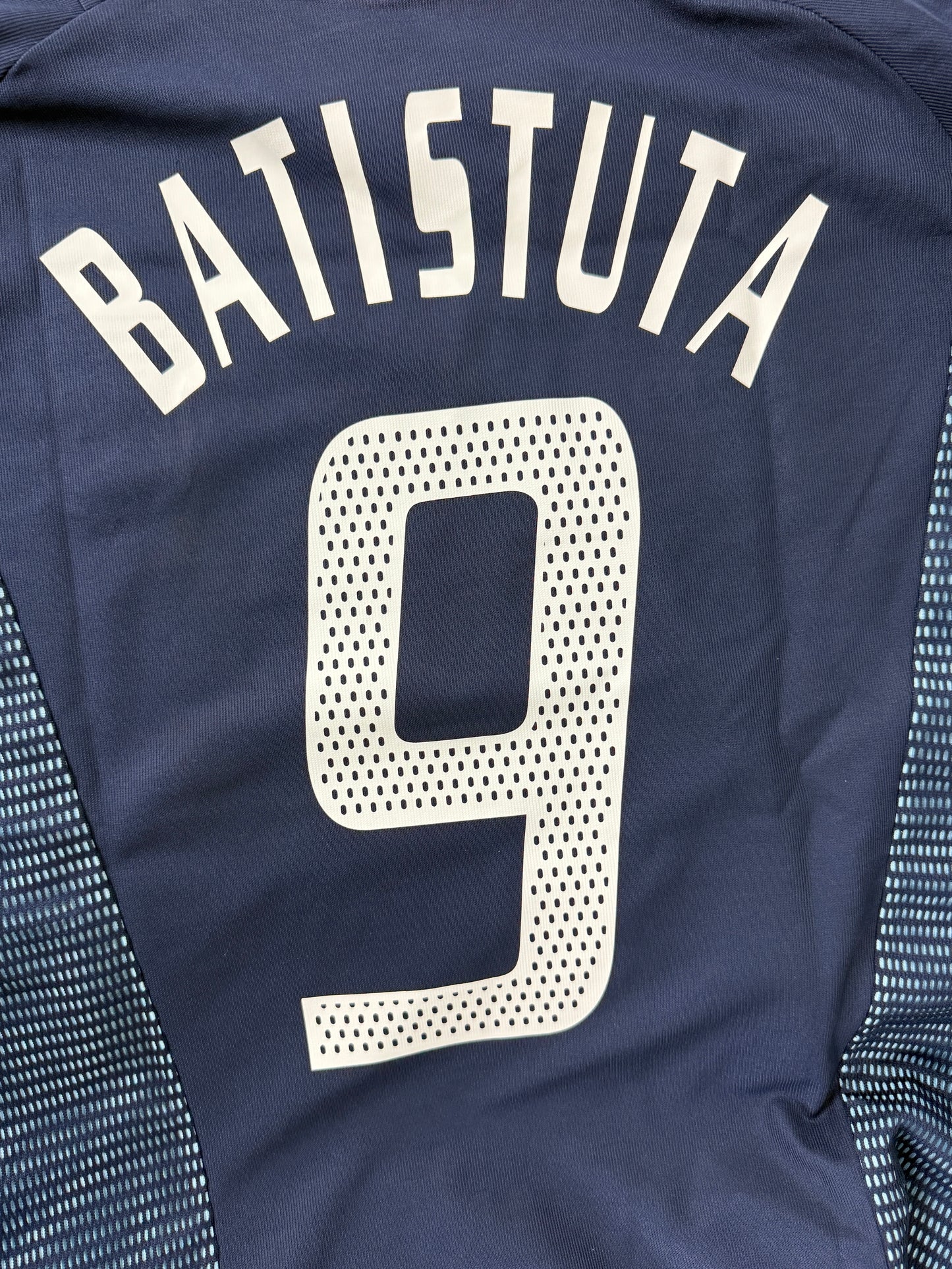 2002 Argentina Away #9 Batistuta (L)