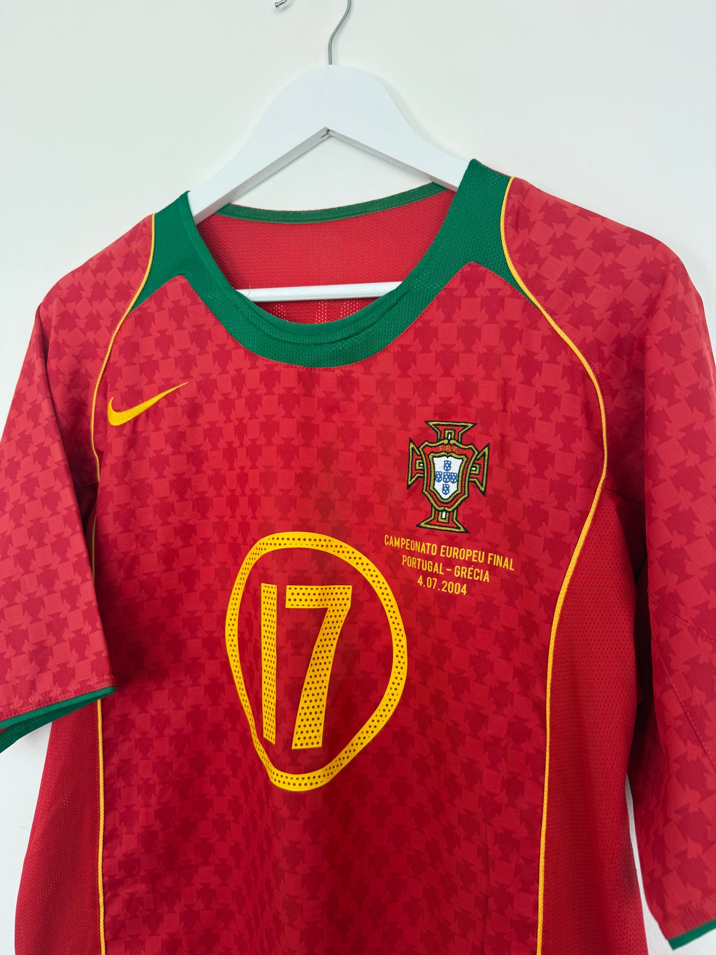 2004 Portugal Home #17 Ronaldo (M)