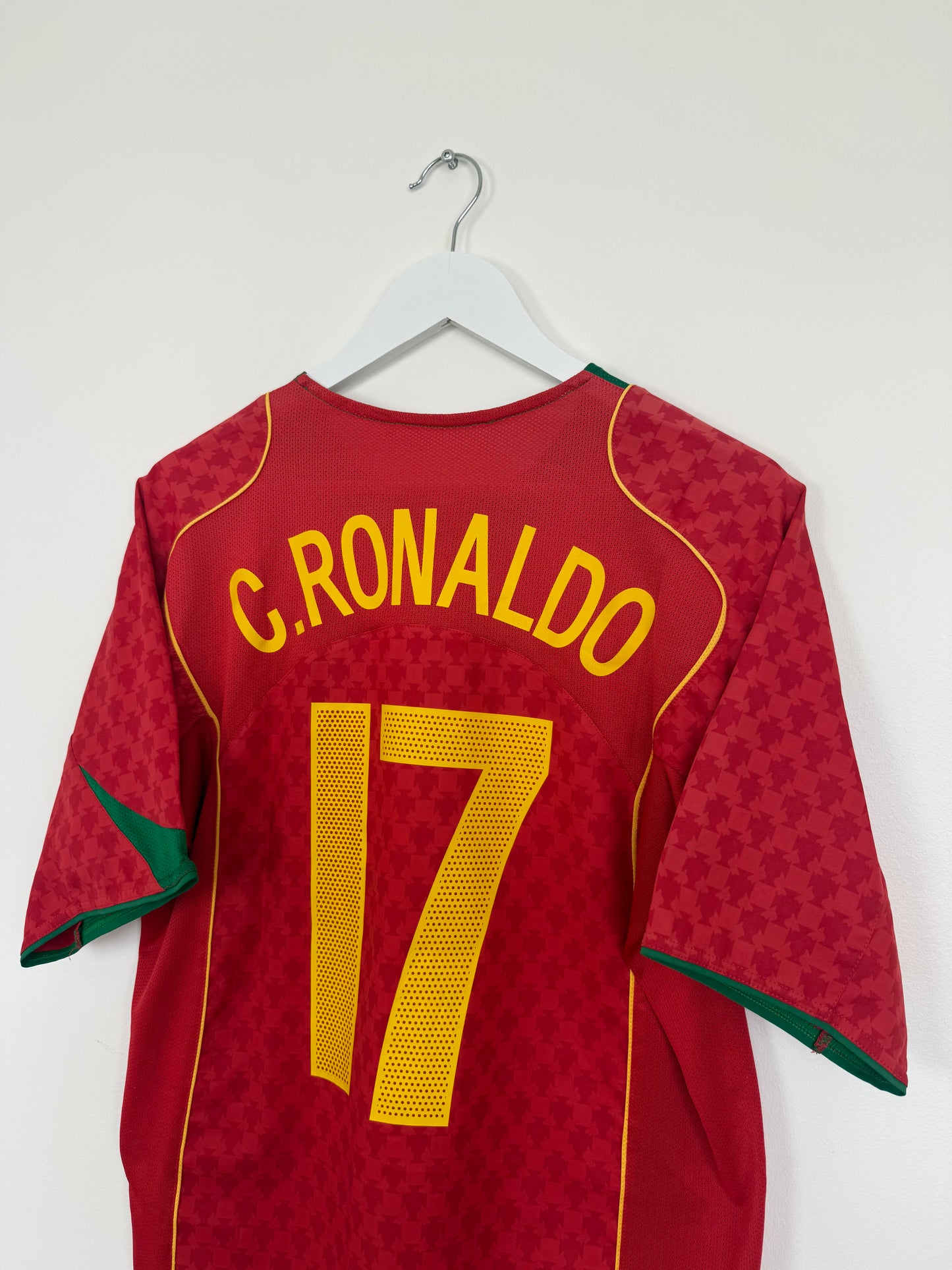 2004 Portugal Home #17 Ronaldo (M)